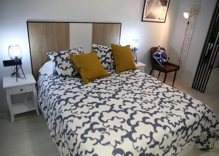 E&r-1 Plaza Espana Apartment